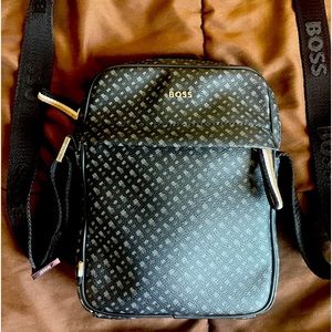 Hugo Boss leather reporter bag.